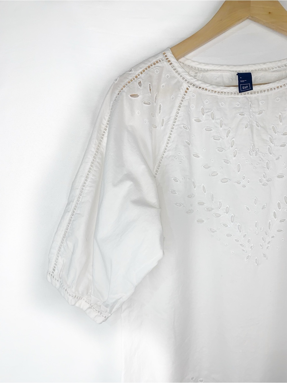 GAP White Cotton Eyelet Top - Picture 5 of 10